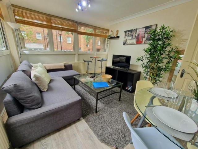 2 Bedrooms Flat In Great Location! Londres Exterior foto